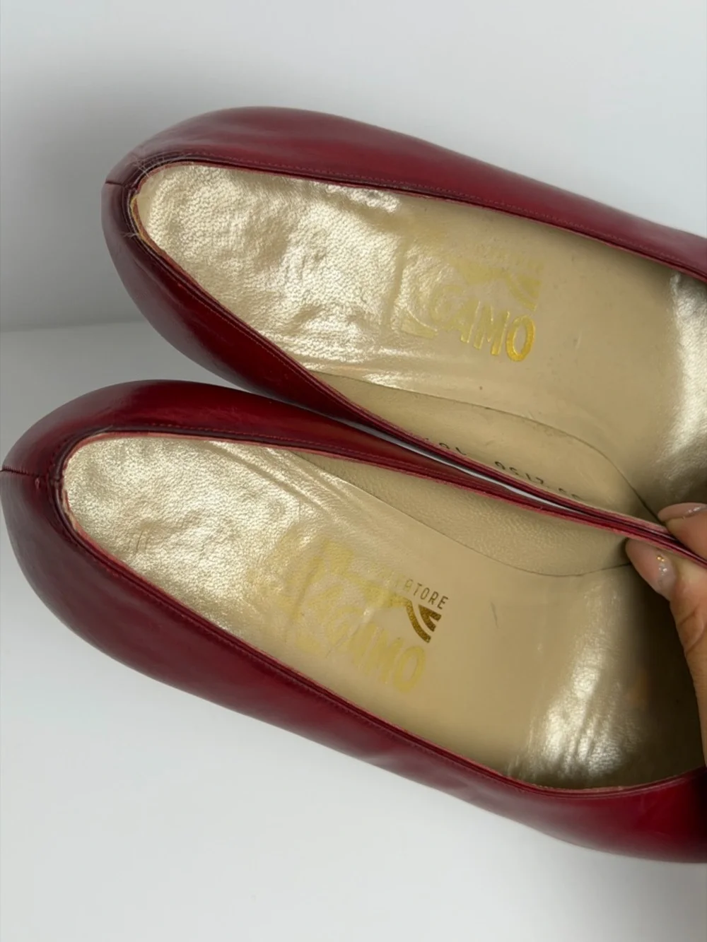 Salvatore Ferragamo Vintage Gancini Red Leather Pumps Size 5.5 - Picture 2 of 9